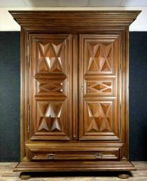 Petite armoire de style Louis XIII | Puces Privées