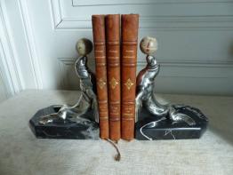 No - 348 - Auguste-Nicolas Cain  1821 - 1894  paire de bougeoirs en bronze | Puces Privées