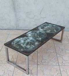 table basse en céramique et fer battu signée CERENNE VALLAURIS 1953, Tables basses, Mobilier | Puces Privées