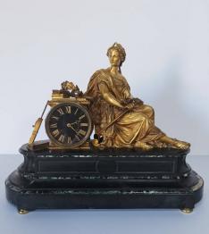No - 374 - Jeune femme en bronze signé Auguste Moreau 1834 - 1917 | Puces Privées