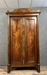 Armoire Provençale époque Louis XV en noyer et marquèterie vers 1750 | Puces Privées