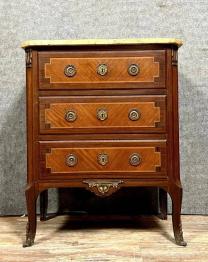 Brocante 71, vitrine Antiquites La Gondole, brocante Saone-et-Loire | Puces Privées