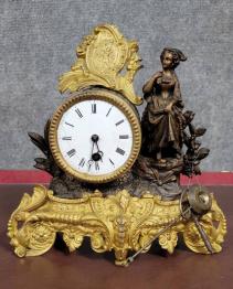 Brocante 71, vitrine Antiquites La Gondole, brocante Saone-et-Loire | Puces Privées