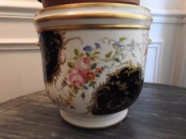 Paire de cache-pots en porcelaine de Paris XIX eme. | Puces Privées