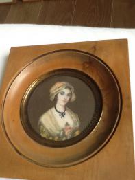 Brocante 29, vitrine Quiniou, brocante Finistere | Puces Privées