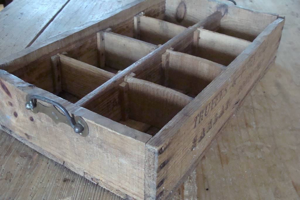 Plateau à casiers, Plateaux, Arts de la table | Puces Privées