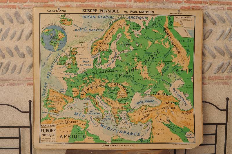 Carte Scolaire Europe Physique Par Paul Kaeppelin Dessin Affiche Publicite Puces Privees