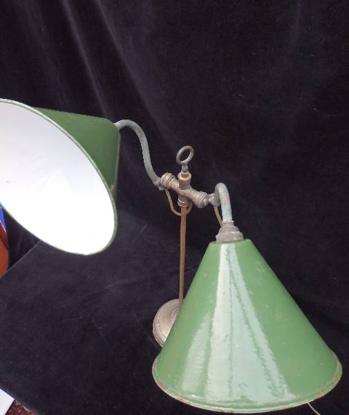 Lampe ancienne d'horloger deux émaillés verts, Lampes, Luminaires | Puces Privées