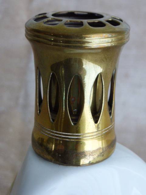 No - 173 -  Lampe Berger , Couleuvre Porcelaine 1964 - 1966 ., Céramiques, faïence anciennes, Arts décoratifs | Puces Privées