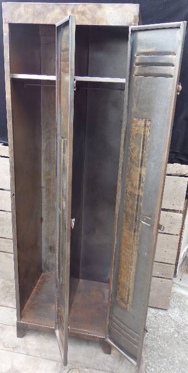 Vestiaire deux portes en métal brossé, Mobilier industriel, Mobilier | Puces Privées