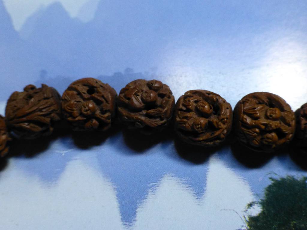 D ) Collier /chapelet chinois | Puces Privées