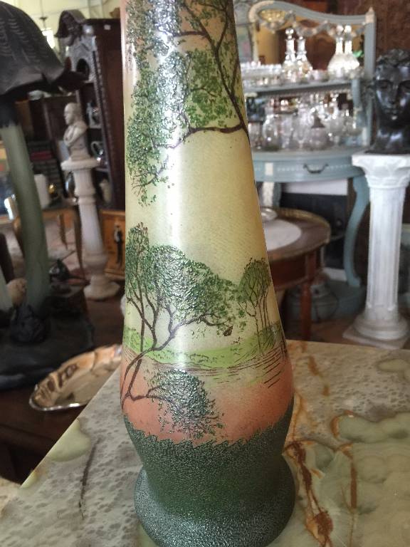 Vase en verre émaillé décor paysage (arbre et bord d'eau) époque 1900 - 1920 | Puces Privées