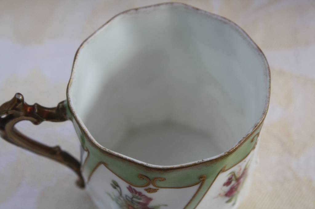 Ancien service à café en fine porcelaine de Limoges | Puces Privées