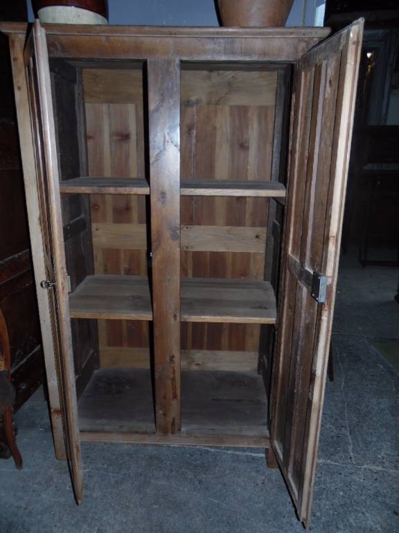 Petite armoire de style Louis XIII | Puces Privées