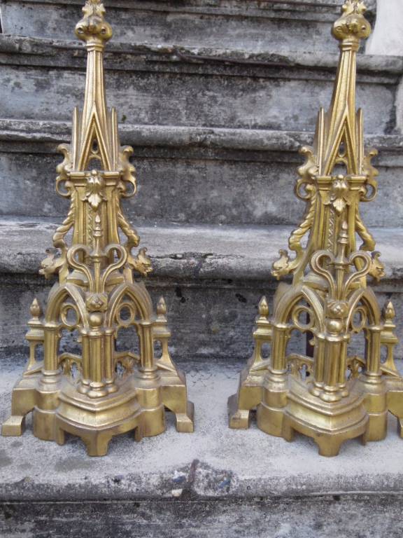 Paire de devant de cheminée néo gothique en bronze | Puces Privées