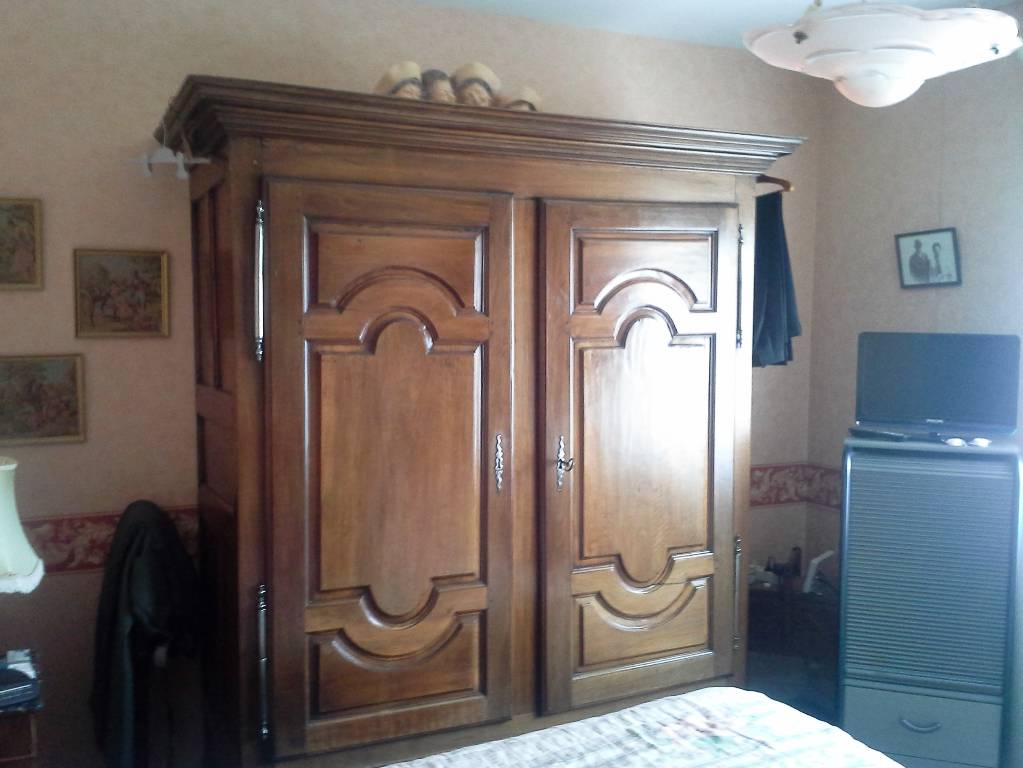 armoire noyer | Puces Privées