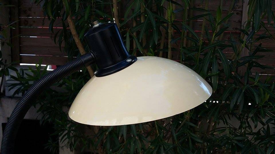 Lampe de bureau année 60 crème & noire | Puces Privées