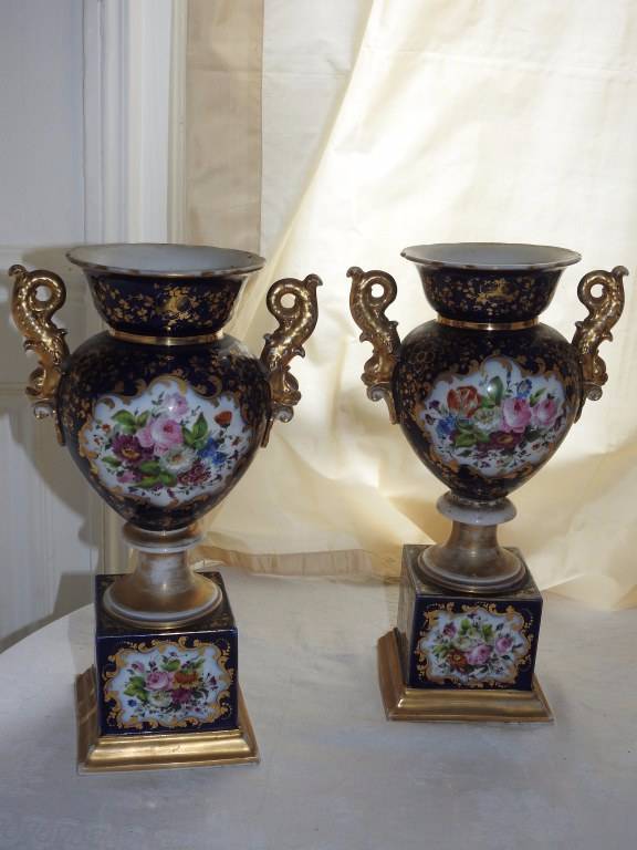 Paire de vases en porcelaine de Paris XIX eme siècle | Puces Privées