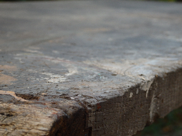 Vieil établi en bois avec étau sur anciens tréteaux, Meubles de métier, Mobilier | Puces Privées