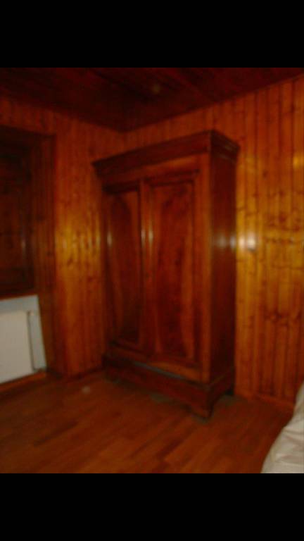 Armoire noyer | Puces Privées
