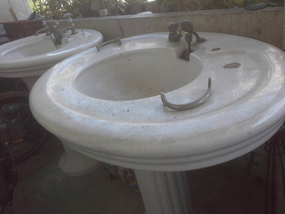 lavabos un grant et un petit | Puces Privées