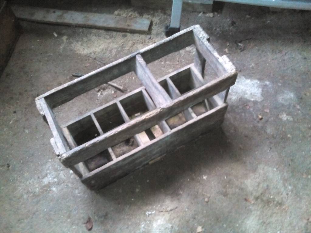 Caisse range bouteille en bois - vintage | Puces Privées