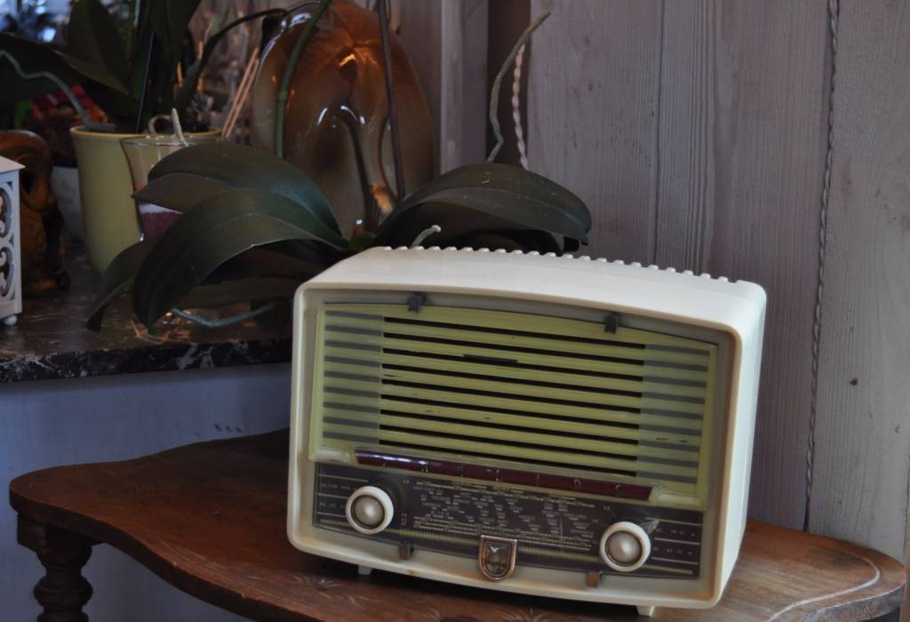 Radio connectée à lampes | Puces Privées