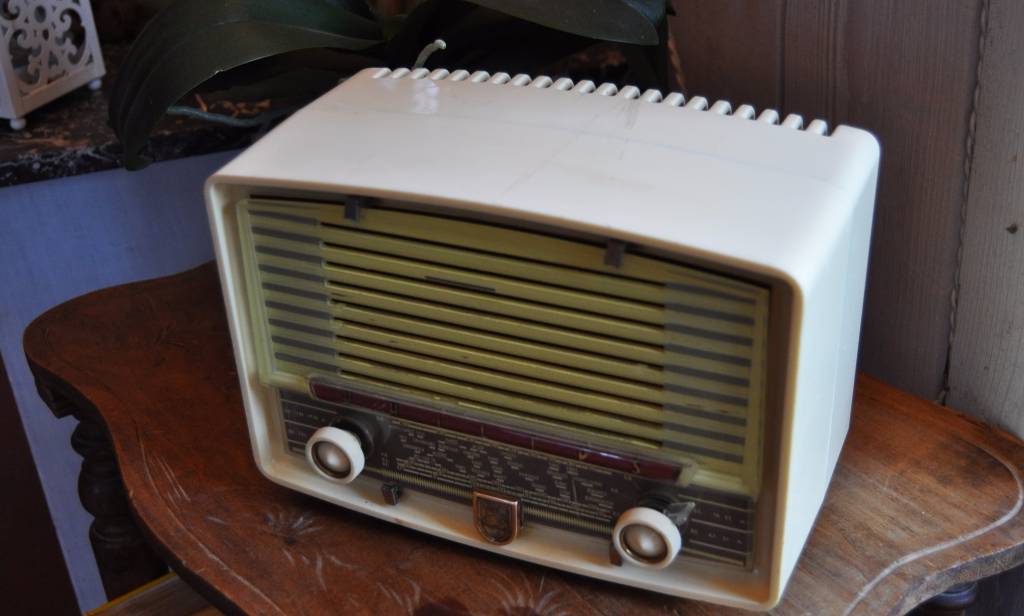 Radio connectée à lampes | Puces Privées