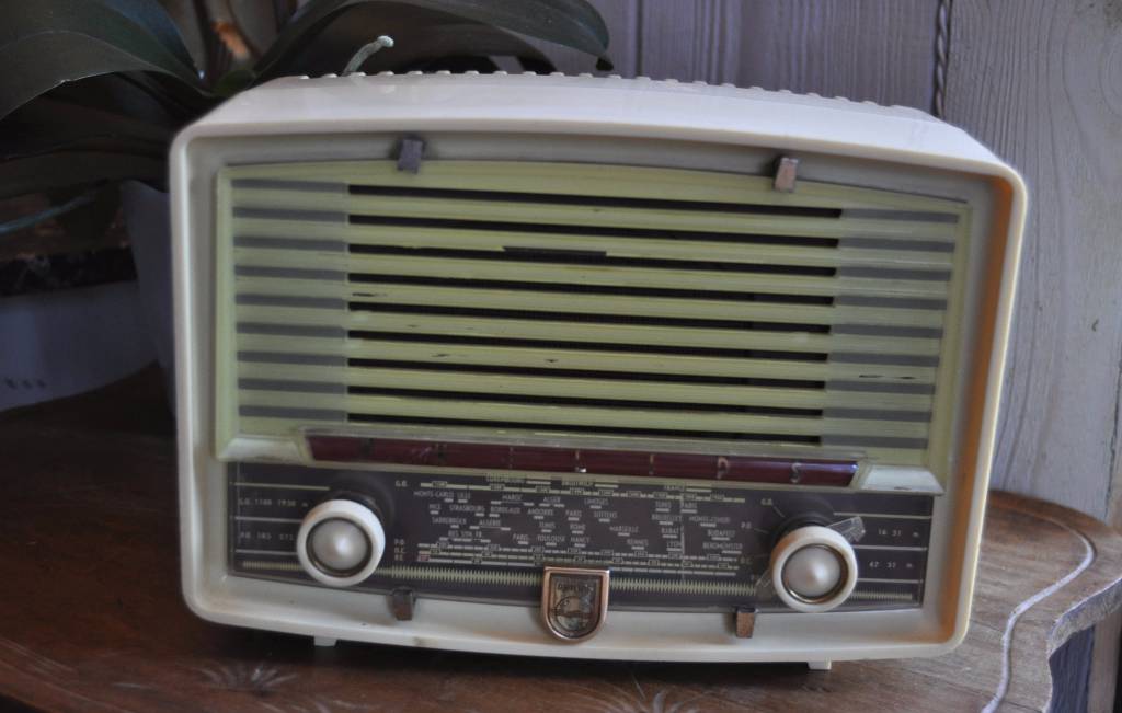 Radio connectée à lampes | Puces Privées