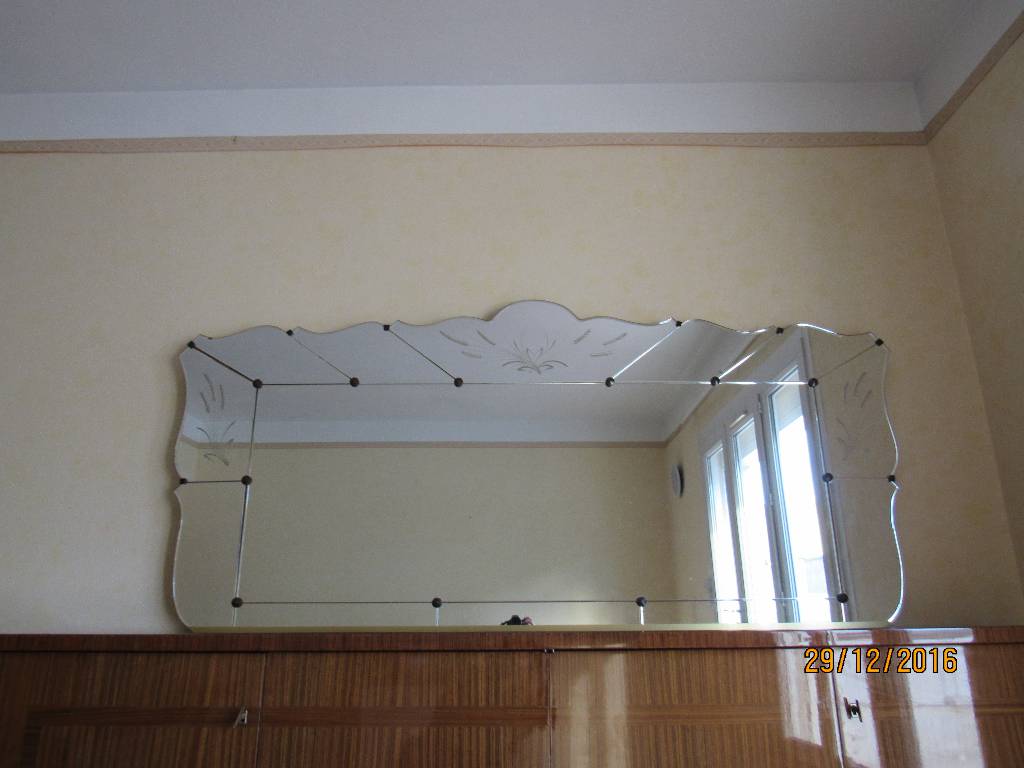 Enfilade scandinave vernie | Puces Privées