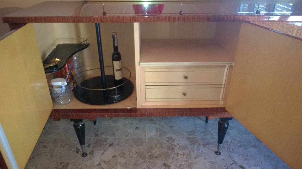 Enfilade scandinave vernie | Puces Privées