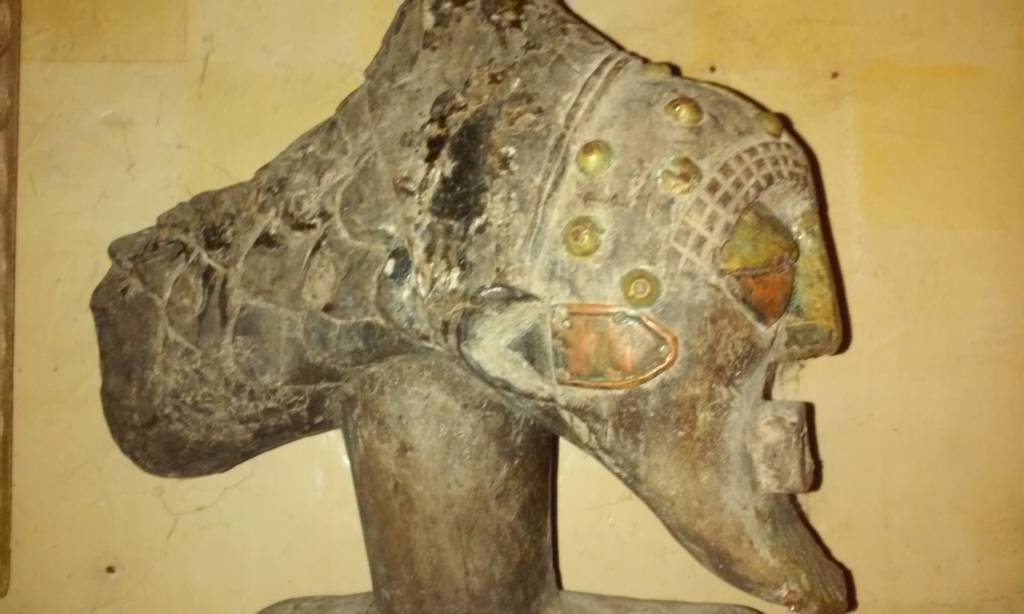 ART AFRICAIN : GRAND FÉTICHE SONGYE, CONGO | Puces Privées