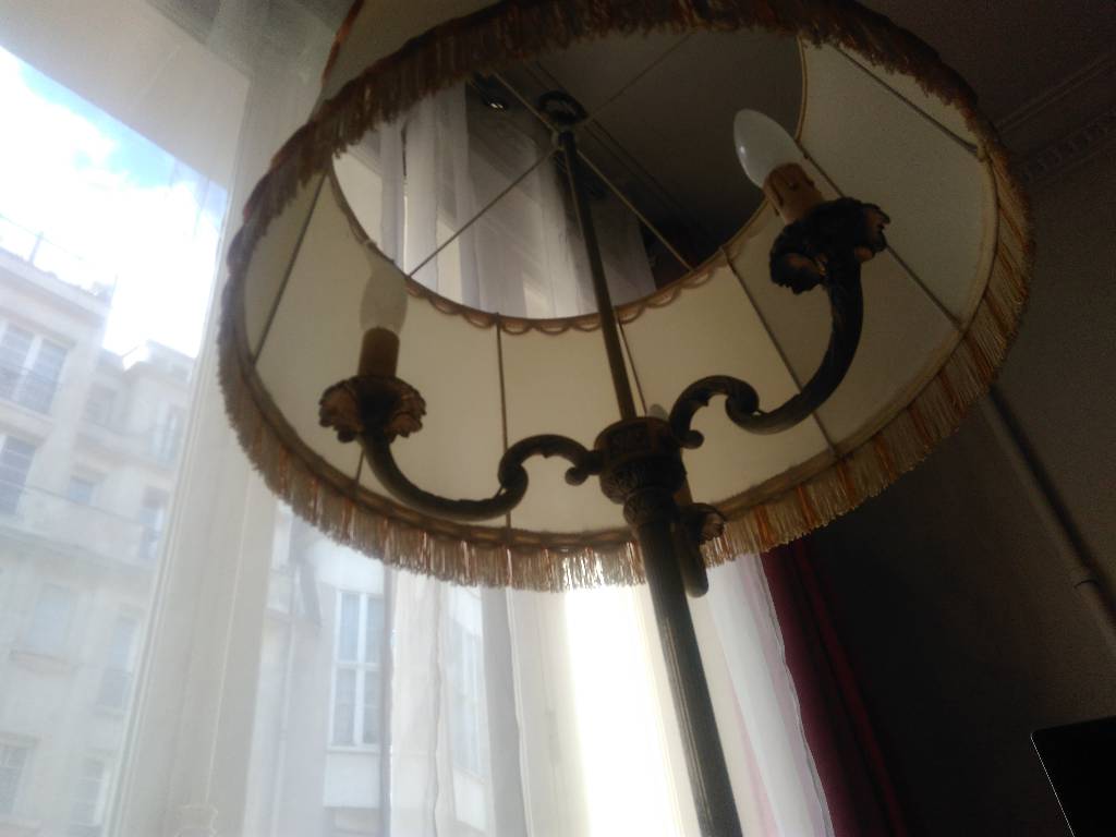 Vieux lampadaire | Puces Privées