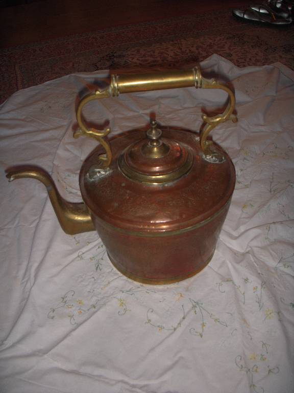 grosse théière ancienne marocaine en cuivre et laiton | Puces Privées